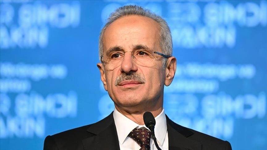 Uraloğlu’ndan “gençlere sosyal medya kısıtlaması”na dair açıklama: 16 yaşın altındakileri genel anlamda kısıtlayalım noktasındayız